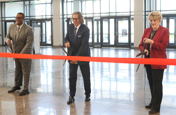 image of ribbon cutting event