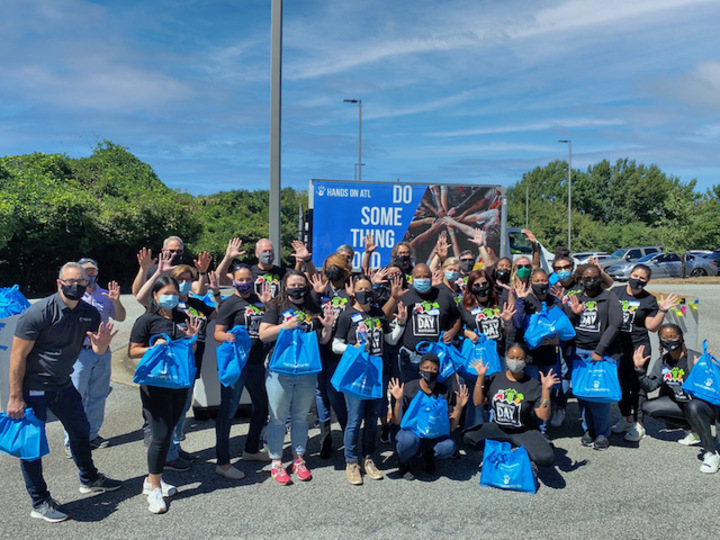 group of employees who worked on food donations