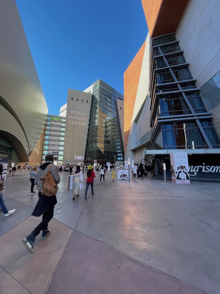 buyers walking to Las Vegas world market center