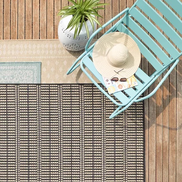 image of outdoor rugs and patio chair