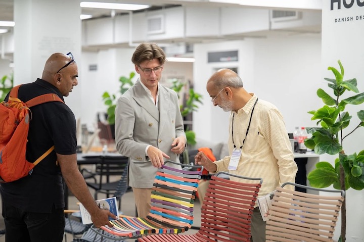 image of buyers shopping outdoor chairs